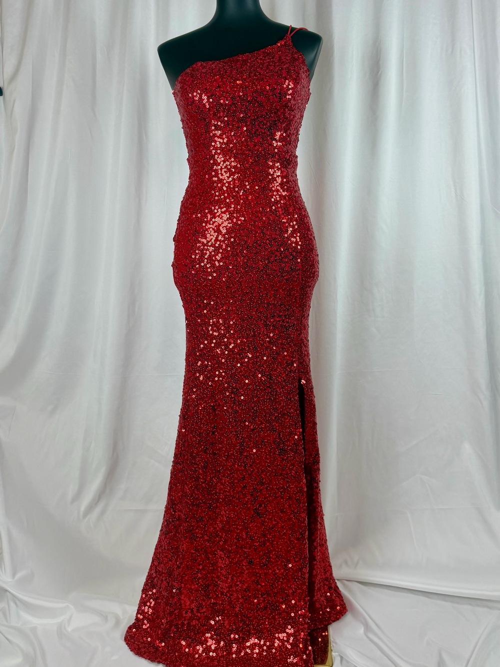 Gorgeous One-Shoulder Red Sequin Evening Gown